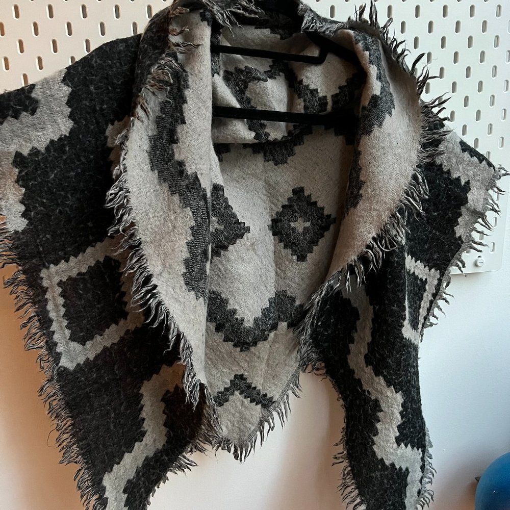 Wilfred Diamond Mosaic Triangle Scarf Reversible wool scarf